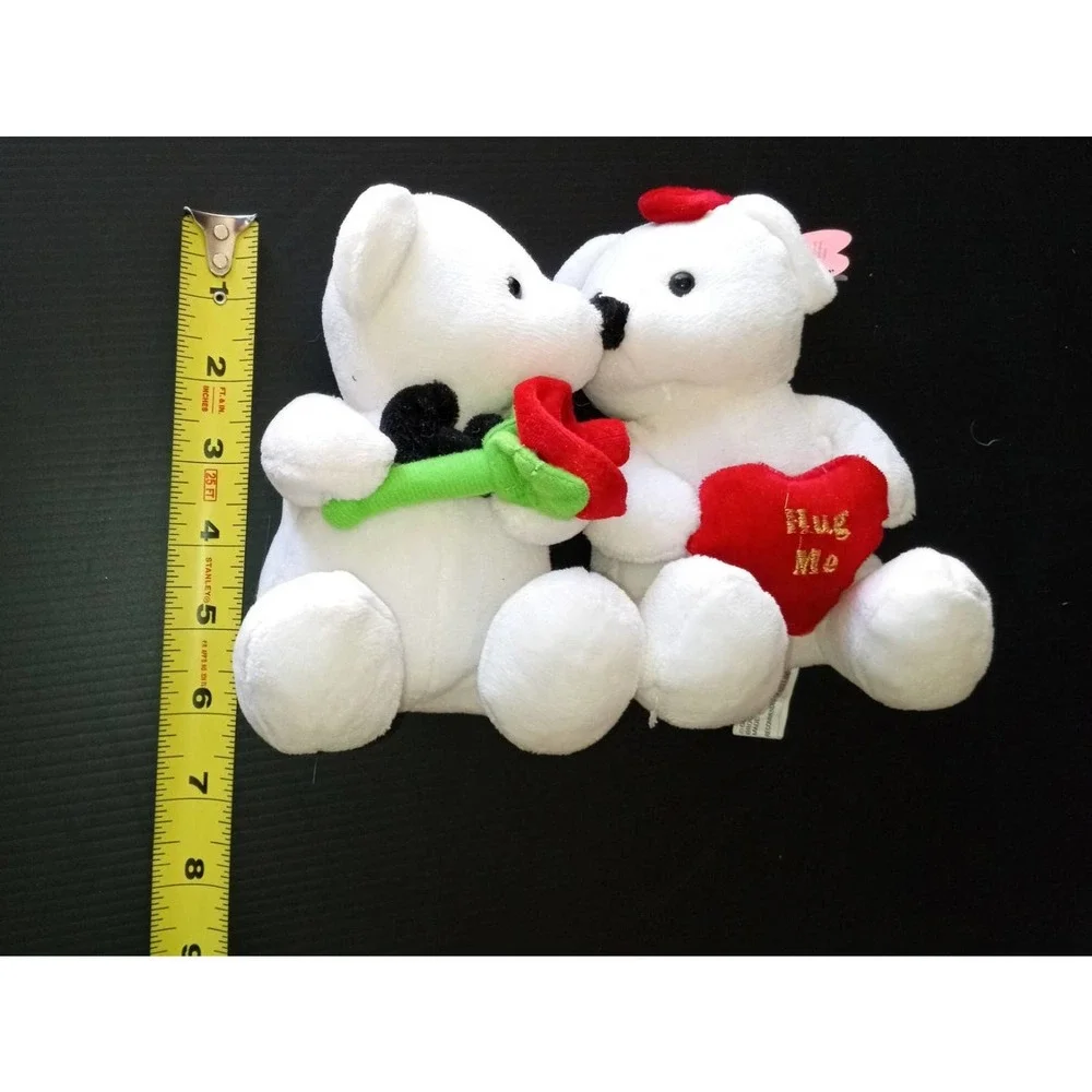 NWT Goffa, white kissing plush bears with heart and flower